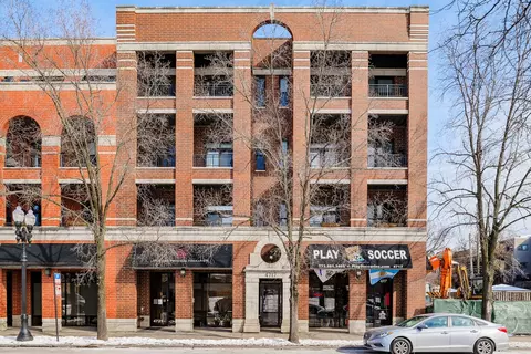 4717 N Clark St #2N, Chicago, IL 60640