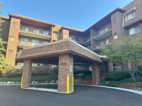 101 Old Oak Dr #408, Buffalo Grove, IL 60089