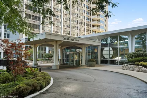 4250 N Marine Dr #1128, Chicago, IL 60613