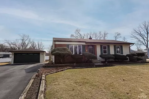 2909 Everglade Ave, Woodridge, IL 60517