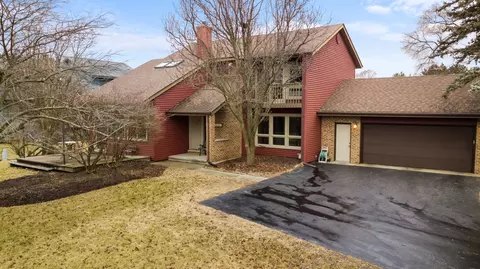 981 Kathleen Ct, Woodstock, IL 60098