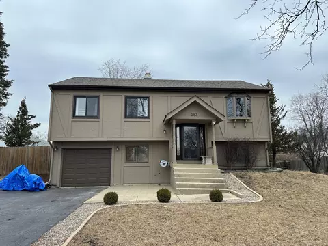 283 E Cleburne Ave, Bartlett, IL 60103