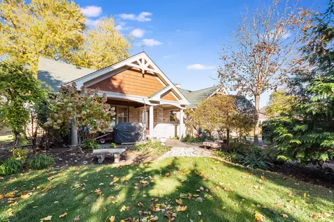2207 Jericho Rd, Aurora, IL 60506