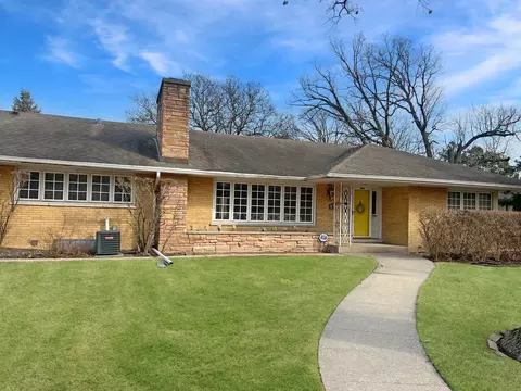 841 Riverside Dr, Park Ridge, IL 60068