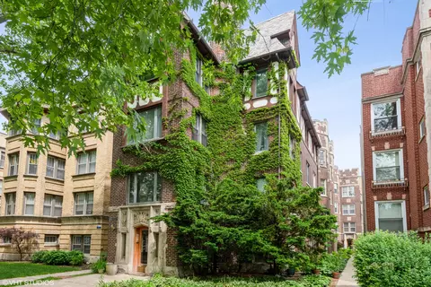 1354 W Greenleaf Ave #1B, Chicago, IL 60626