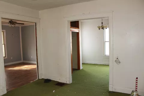 518 N Jackson St, Clinton, IL 61727 photo 9