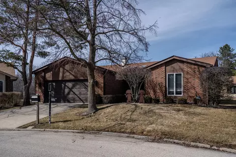 306 Basswood Dr, Northbrook, IL 60062