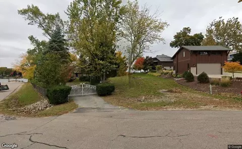 1285 Lake Holiday Dr, Sandwich, IL 60548