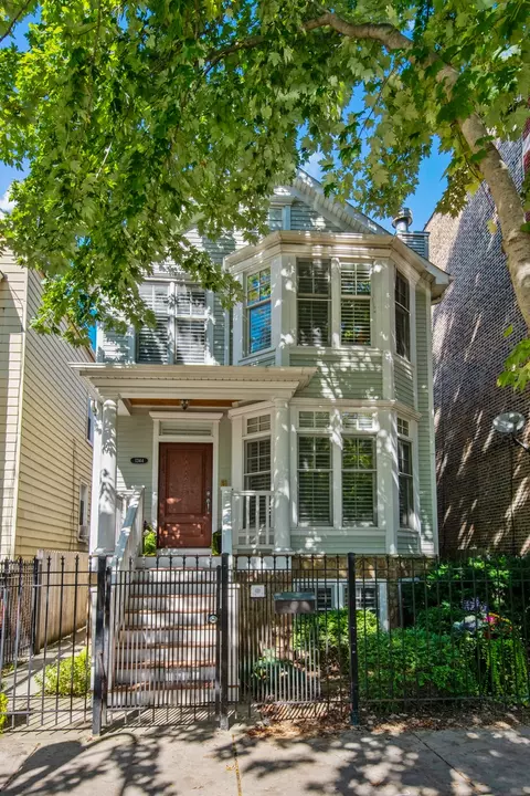 1344 W Byron St, Chicago, IL 60613
