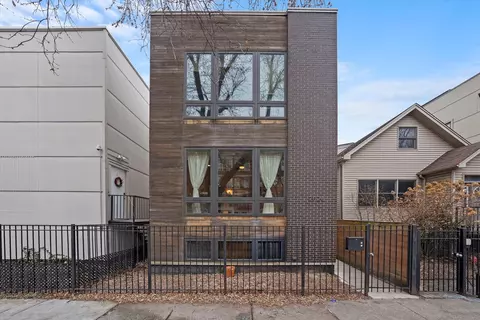 2028 N Point St, Chicago, IL 60647