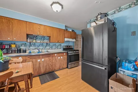 910-912 Getty St, Elgin, IL 60120 photo 10