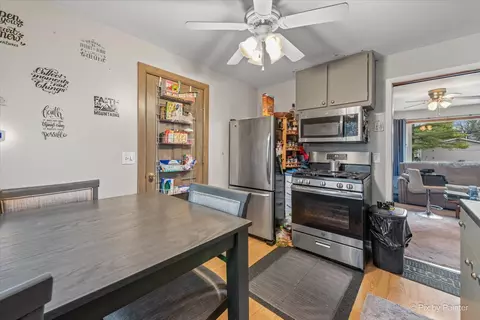 910-912 Getty St, Elgin, IL 60120 photo 6