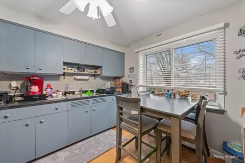 910-912 Getty St, Elgin, IL 60120 photo 3