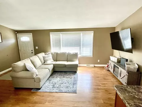 Living - 214 W 7th St, Spring Valley, IL 61362 photo 1 of 3