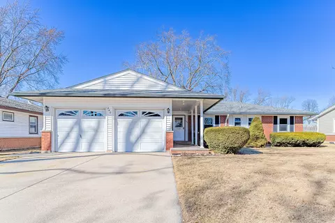 240 Fern Dr, Elk Grove Village, IL 60007