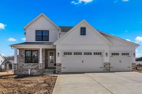 1214 Briarwood Ln, Mahomet, IL 61853