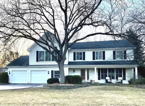 1402 Bull Creek Dr, Libertyville, IL 60048