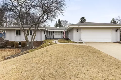 5746 Berwick Pl, Rockford, IL 61107