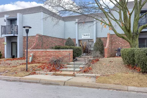 7440 Grand Ave #205, Downers Grove, IL 60516
