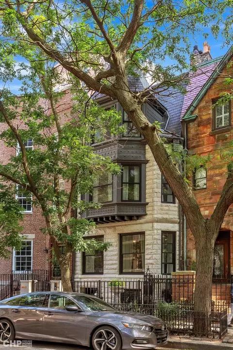 1347 N Astor St, Chicago, IL 60610