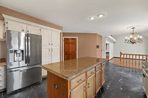 1011 Redwood Ln, Algonquin, IL 60102 photo 14