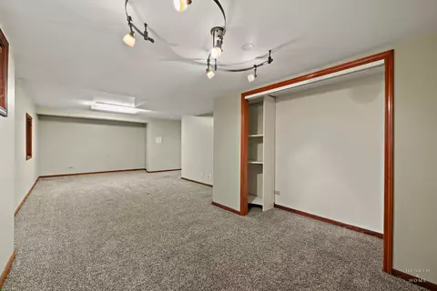 1011 Redwood Ln, Algonquin, IL 60102 photo 32