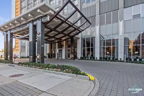 655 W Irving Park Rd #1615, Chicago, IL 60613