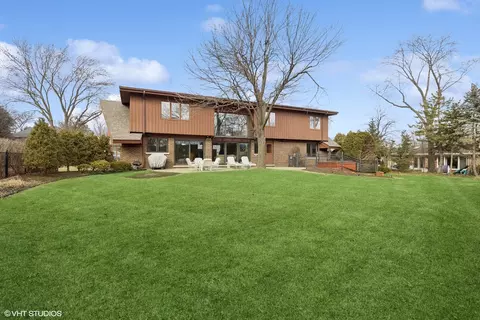 Exterior - 128 Stirrup Ln, Burr Ridge, IL 60527 photo 3 of 5