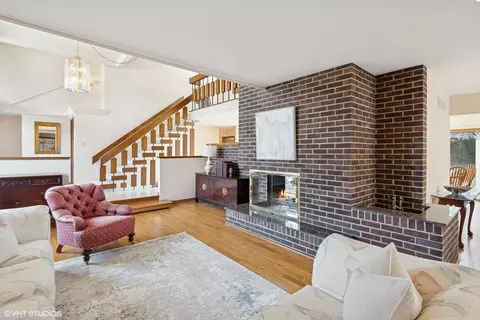 Living - 128 Stirrup Ln, Burr Ridge, IL 60527 photo 2 of 4