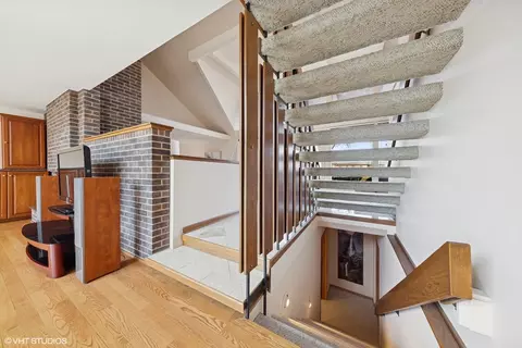 Entry Way - 128 Stirrup Ln, Burr Ridge, IL 60527 photo 5 of 6