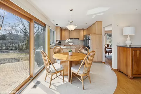 Dining - 128 Stirrup Ln, Burr Ridge, IL 60527 photo 4 of 4