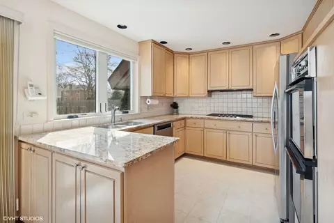 Kitchen - 128 Stirrup Ln, Burr Ridge, IL 60527 photo 1 of 1