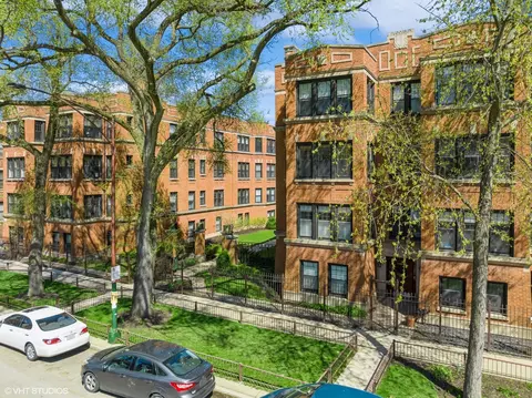 1110 W Pratt Blvd #2S, Chicago, IL 60626