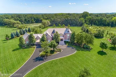 7 Jennifer Ct, Barrington Hills, IL 60010