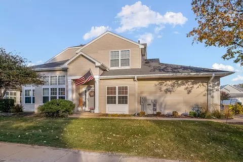 102 S Barton Trl, Batavia, IL 60510