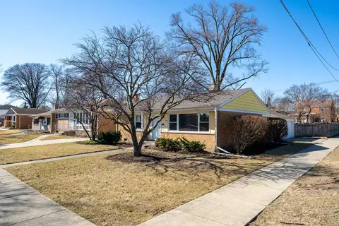 Exterior - 8322 N Ozanam Ave, Niles, IL 60714 photo 6 of 8