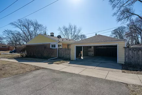 Exterior - 8322 N Ozanam Ave, Niles, IL 60714 photo 7 of 8