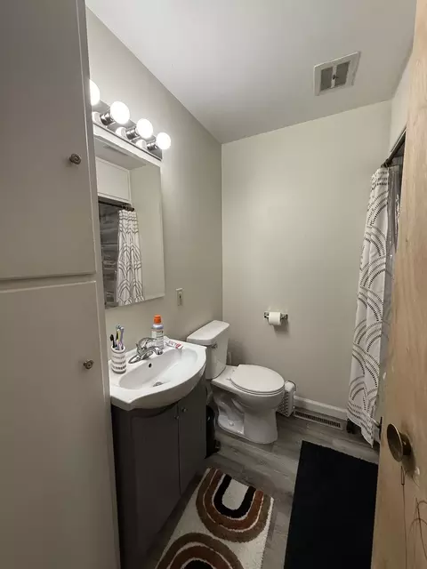Bath - 1060 W Hickory St, Kankakee, IL 60901 photo 1 of 1