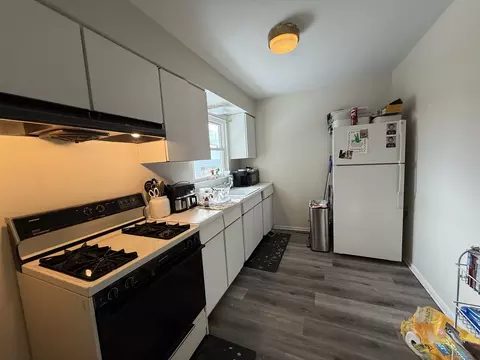 Kitchen - 1060 W Hickory St, Kankakee, IL 60901 photo 1 of 1