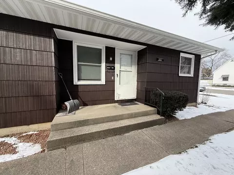 Exterior - 1060 W Hickory St, Kankakee, IL 60901 photo 2 of 2