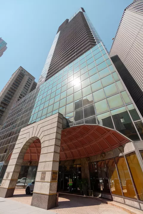 10 E Ontario St #4101, Chicago, IL 60611