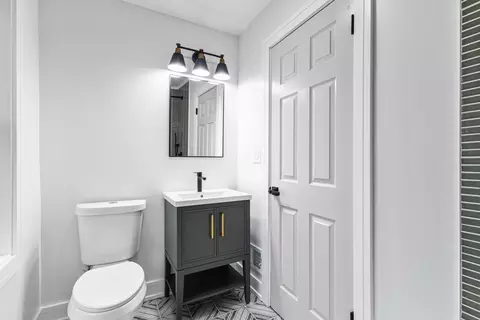 Bath - 10235 S Eberhart Ave, Chicago, IL 60628 photo 4 of 5