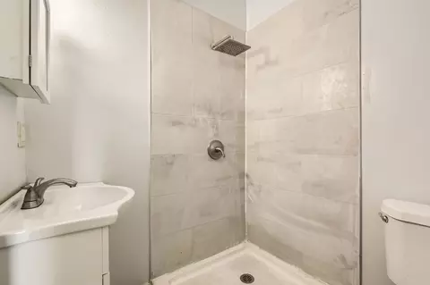 Bath - 832 E 87th Pl, Chicago, IL 60619 photo 1 of 2