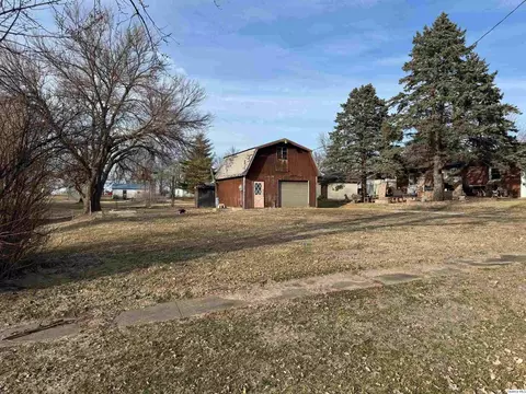 404 W State, Camp Point, IL 62320 photo 1