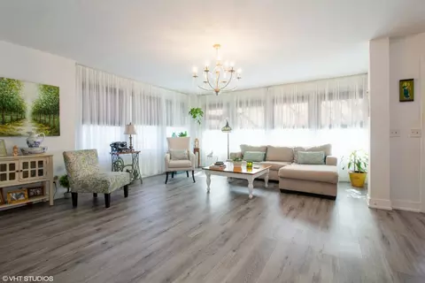 Living - 432 Division St, Elgin, IL 60120 photo 1 of 3