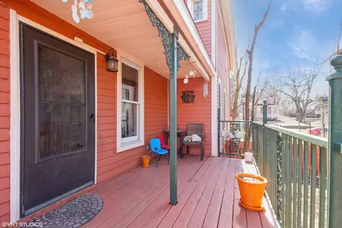 Exterior - 432 Division St, Elgin, IL 60120 photo 5 of 8