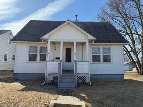 1005 W 7th St, Sterling, IL 61081