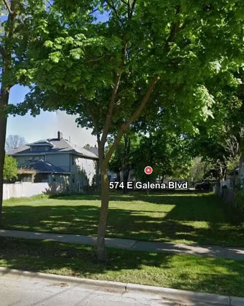 574 E Galena Blvd, Aurora, IL 60505 photo 2