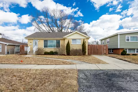 2055 Lee St, Des Plaines, IL 60018 photo 1