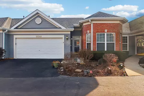 21248 Legion Lake Ct, Crest Hill, IL 60403